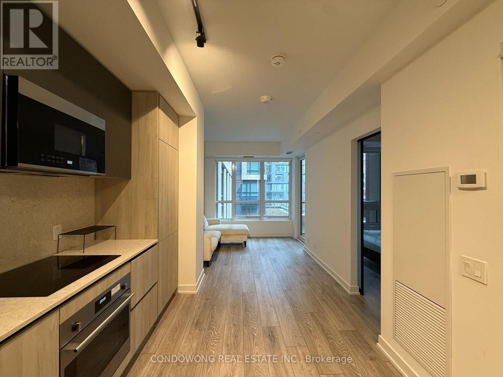 Property Photo: 108 Peter Street 912 ON M5V 0W2