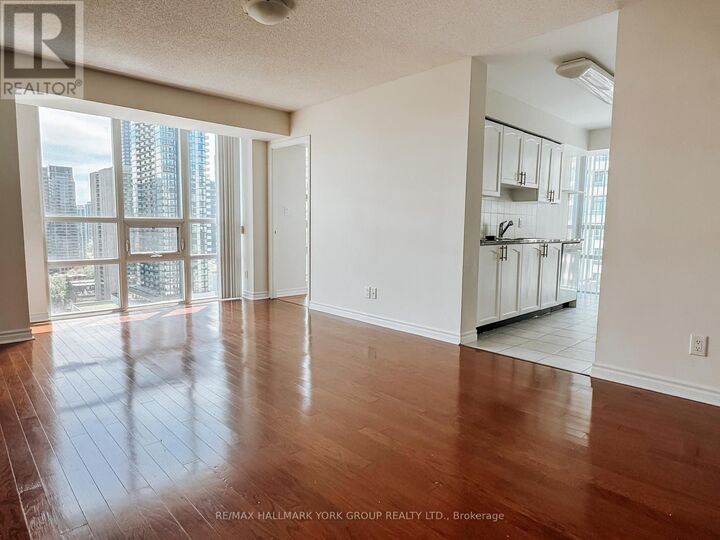 Property Photo: 35 Hollywood Avenue 2109 ON M2N 0A9