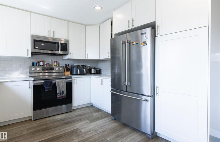 Property Photo: 7115 39A Avenue NW AB T6K 0R7