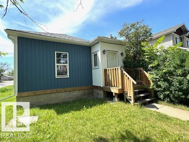 Property Photo:  11202 96 Street NW  AB T5G 1S9 