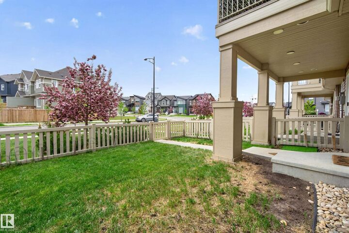 Property Photo:  856 Daniels Way SW  AB T6W 4C8 
