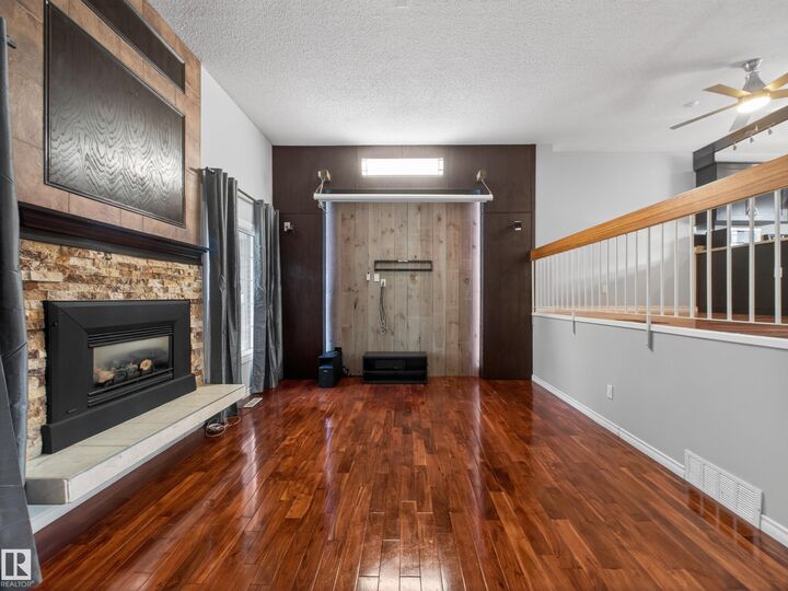 Property Photo: 17092 67 Avenue NW AB T5T 1Y8