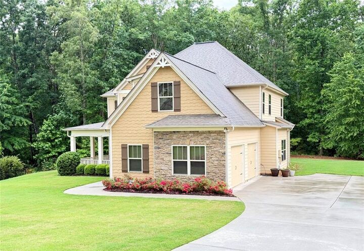 Property Photo: 6169 Clear Brook Pass GA 30135