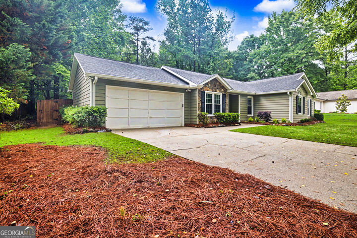 Property Photo:  204 Kentwood Drive  GA 30269 