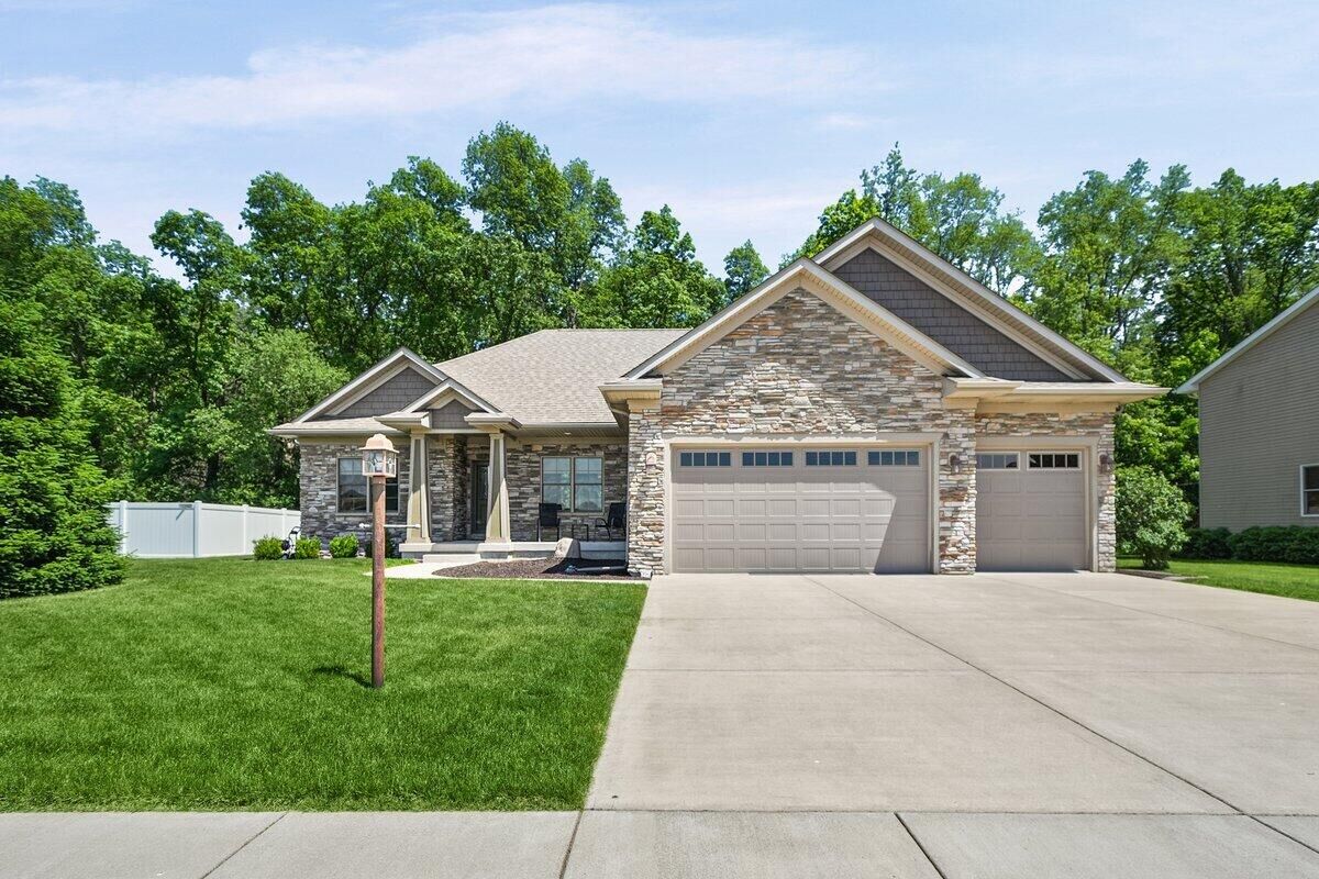 Property Photo:  715 Vanessa Way  IN 46347 