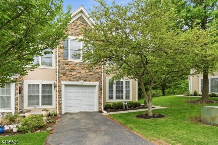 Property Photo:  18 Birchwood Ln  NJ 07508 
