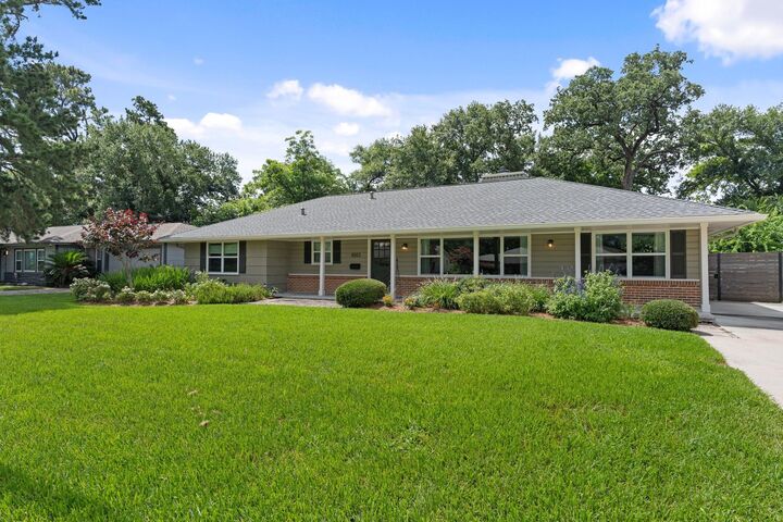 Property Photo:  4015 Ascot Lane  TX 77092 