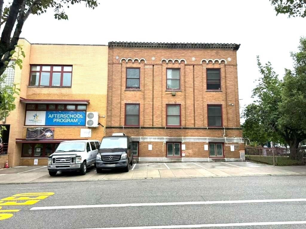 Property Photo:  2000 West St Ph1  NJ 07087 