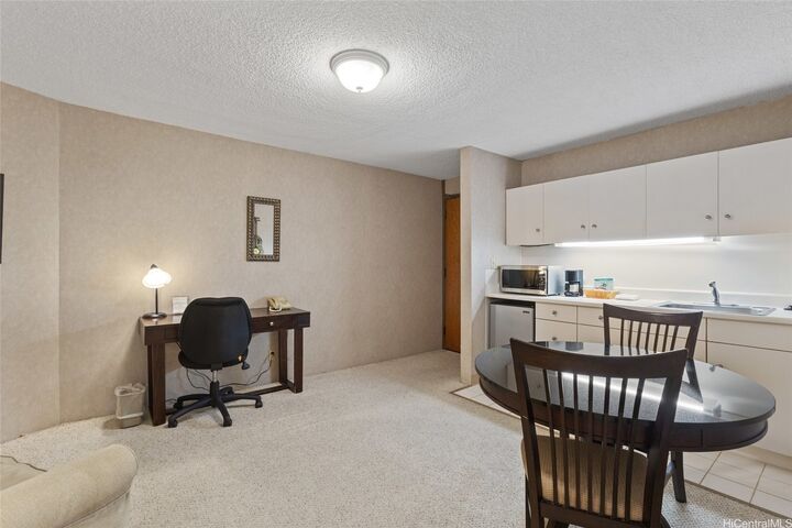 Property Photo:  1088 Bishop Street 2204  HI 96813 