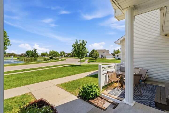 Property Photo: 2504 NW Heritage Avenue IA 50023