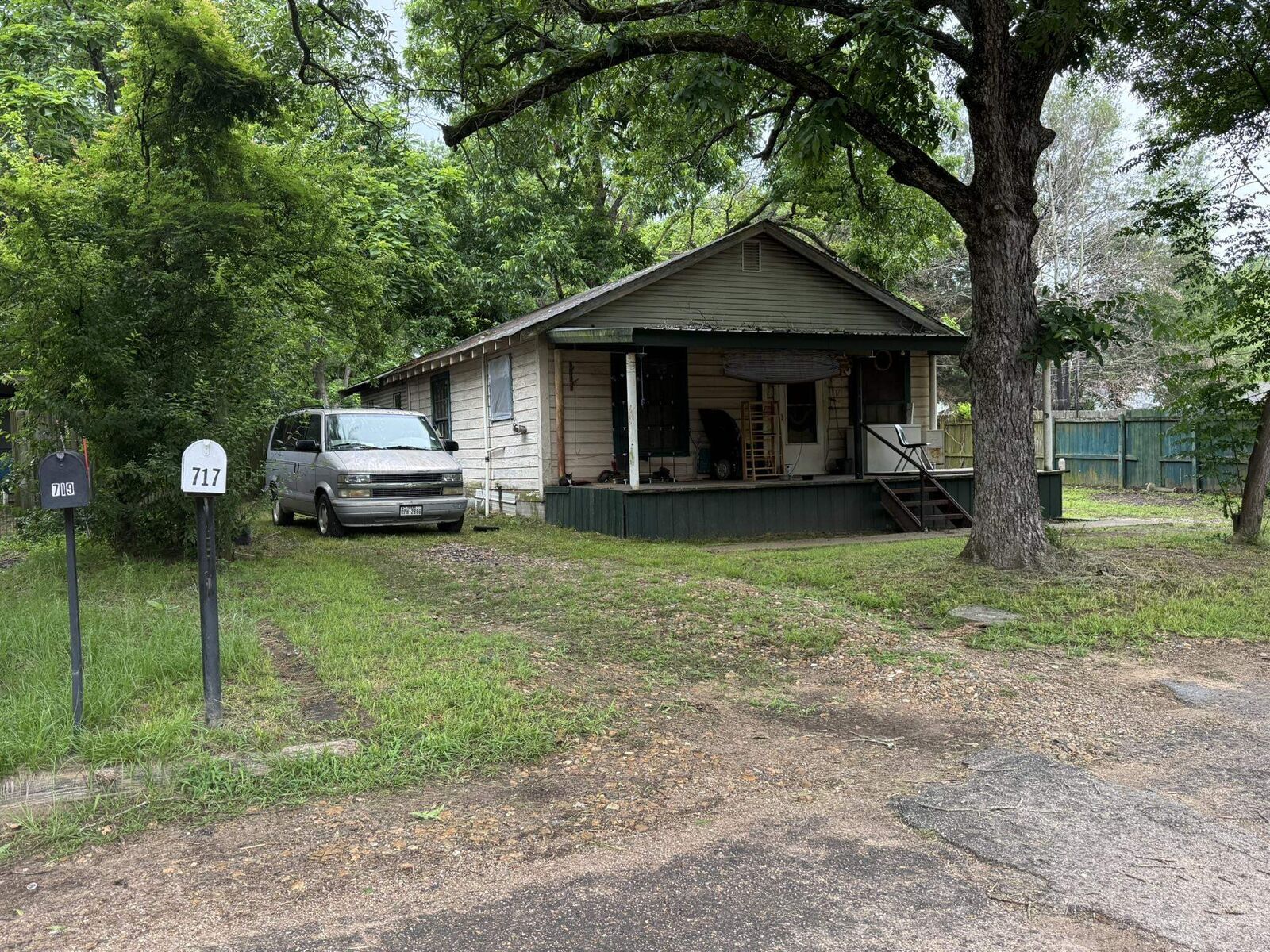 Property Photo: 717 Allen Street TX 75644