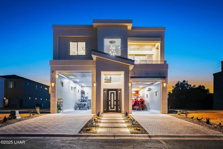 Property Photo: 732 Malibu Pl AZ 86403