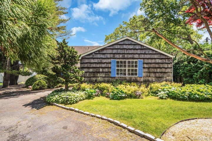 Property Photo:  27 Arcadia Drive  NY 11746 