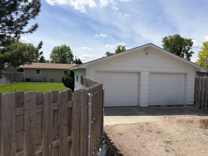 Property Photo: 2607 Wright Ave NE 69101