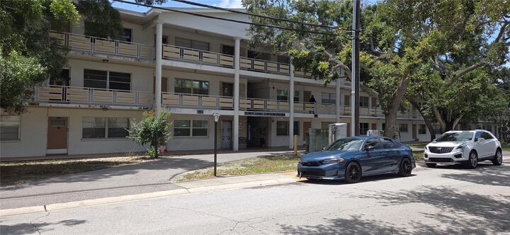 Property Photo:  911 Washington Avenue 304  FL 33770 