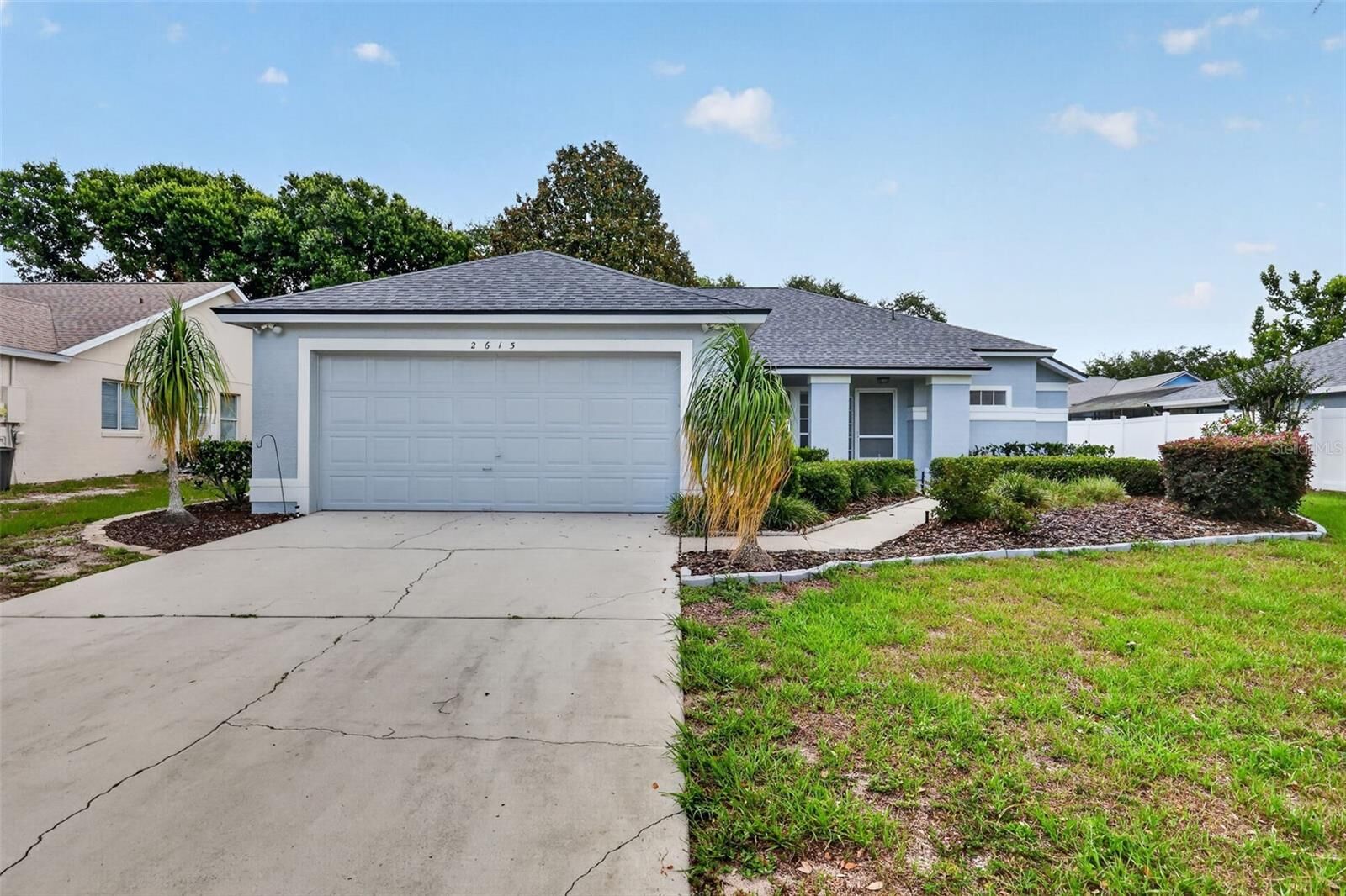 Property Photo: 2615 Maywood St FL 32726