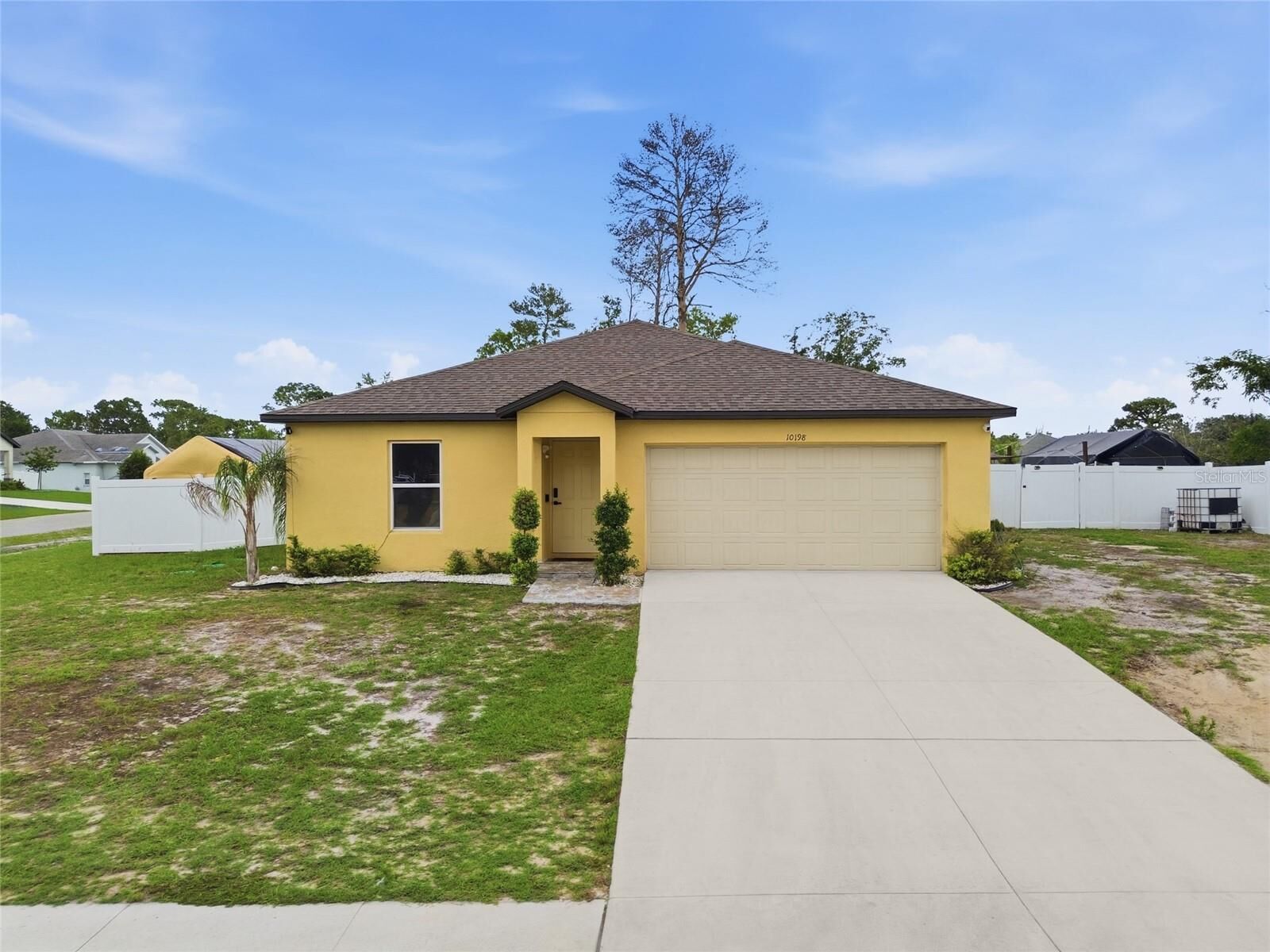 Property Photo: 10198 Elgin Boulevard FL 34608