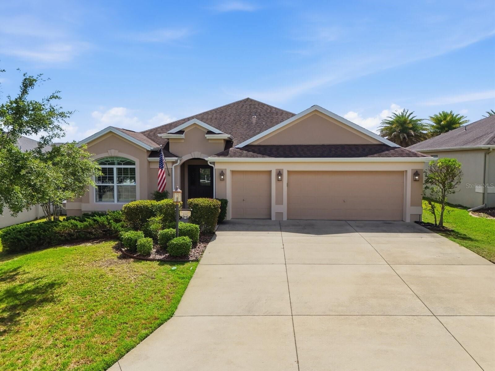 Property Photo:  3087 Blackstock Way  FL 32163 
