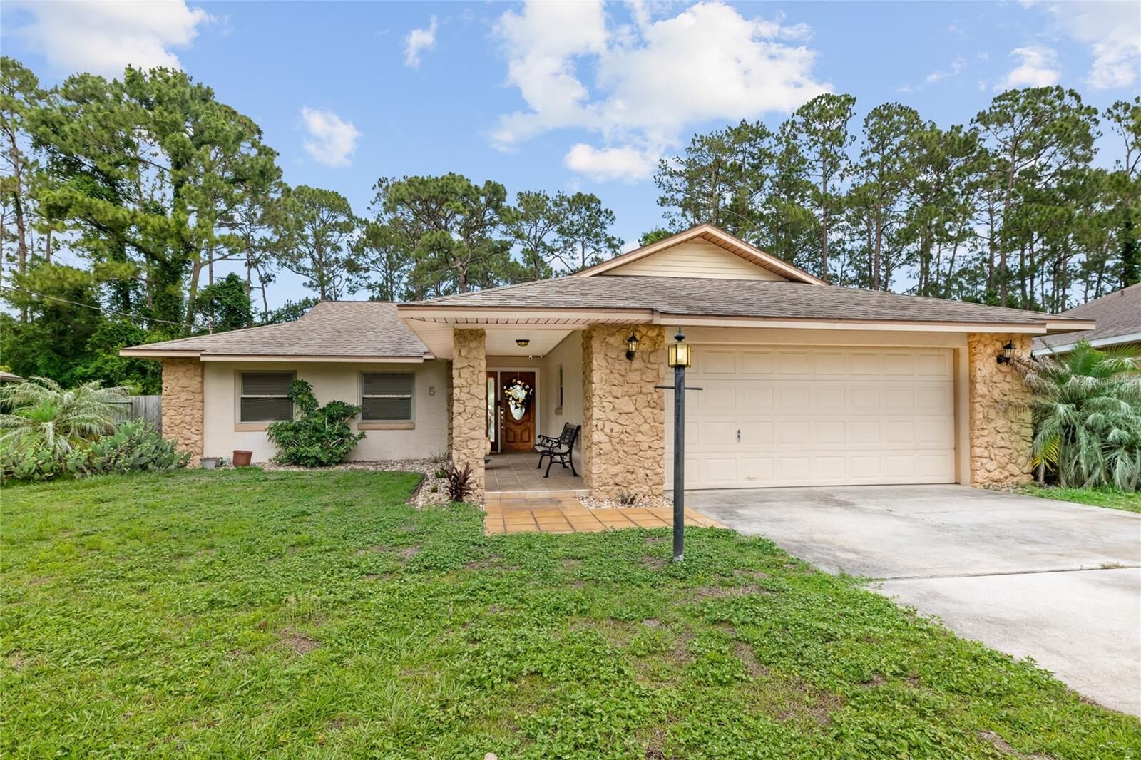 Property Photo: 5 Wayland Place FL 32164