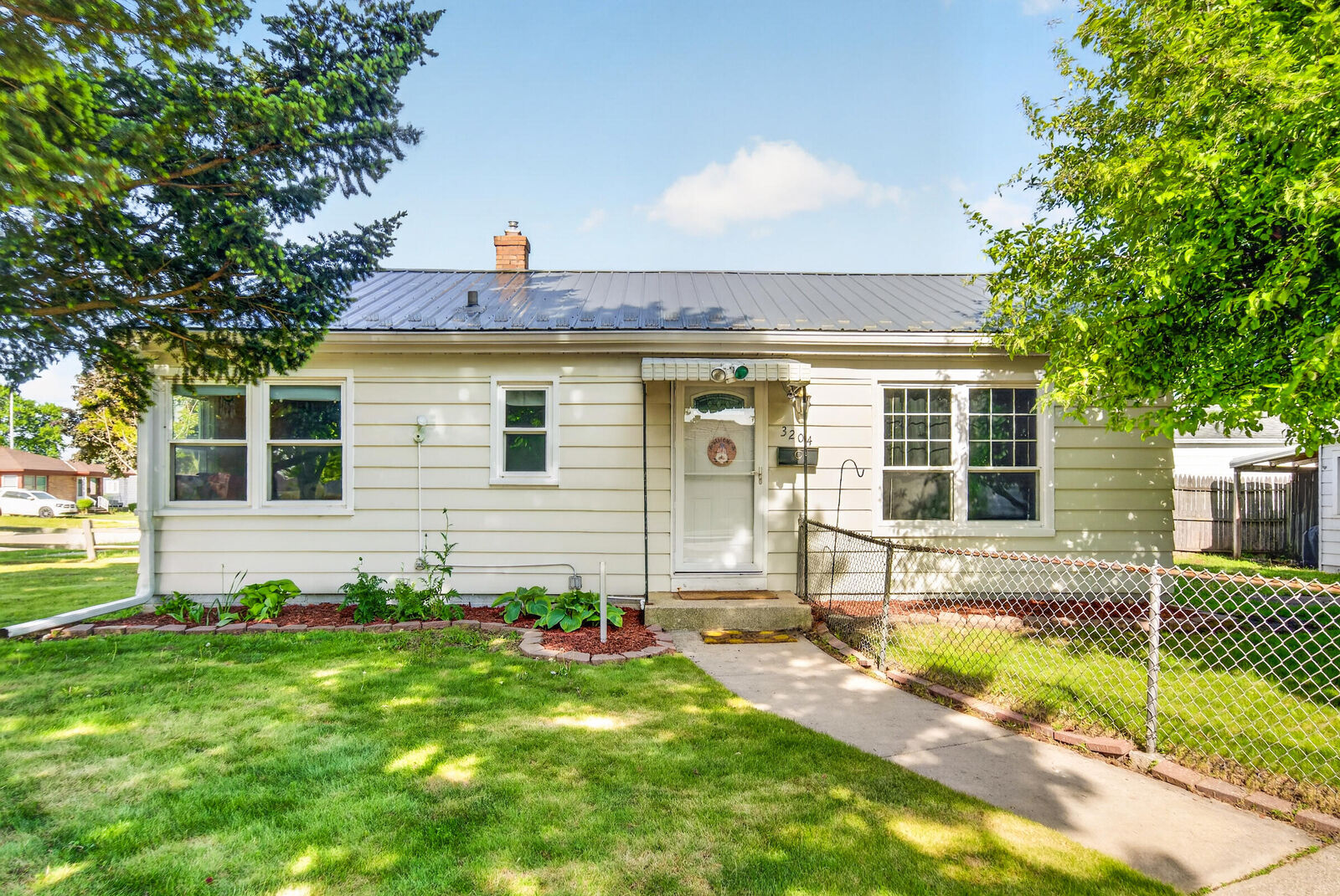 Property Photo:  3204 Lasalle St  WI 53402 