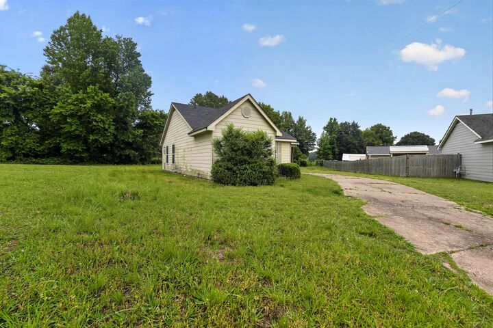 Property Photo:  37 New Haven Cv  TN 38049 
