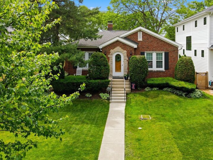 Property Photo:  708 S Vine Avenue  IL 60068 