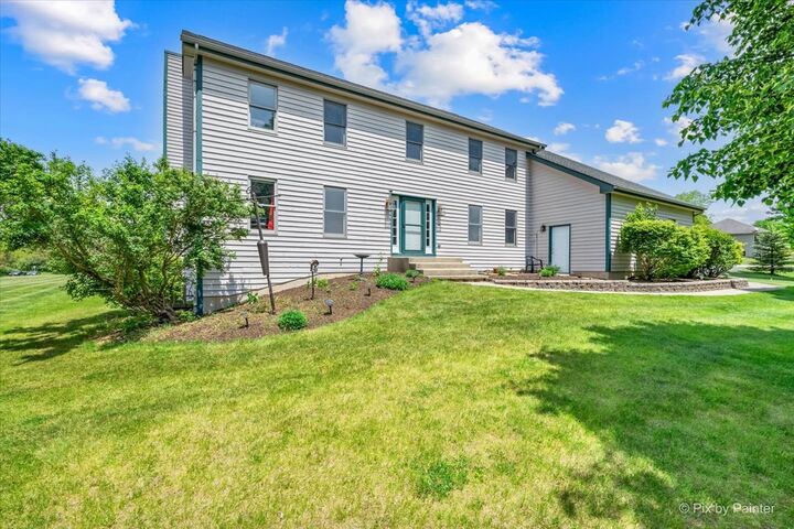 Property Photo:  6701 Debbie Lane  IL 60152 