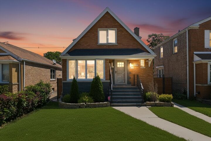 Property Photo:  9829 S Claremont Avenue  IL 60643 
