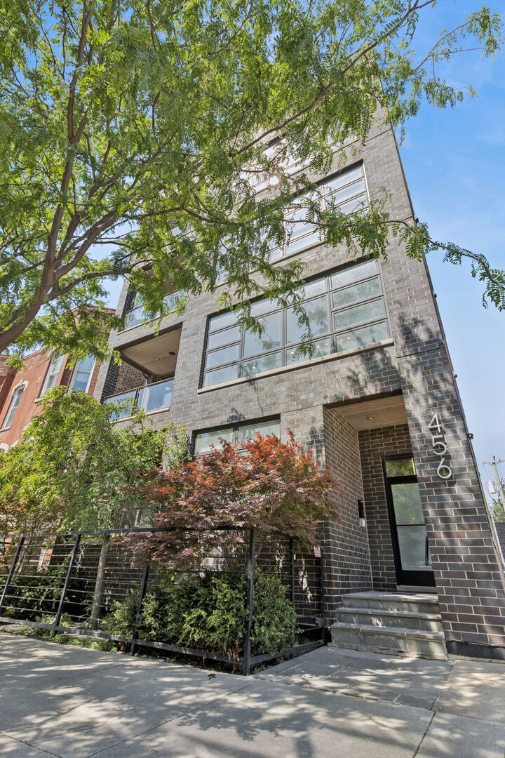 Property Photo:  456 N Carpenter Street 2  IL 60642 