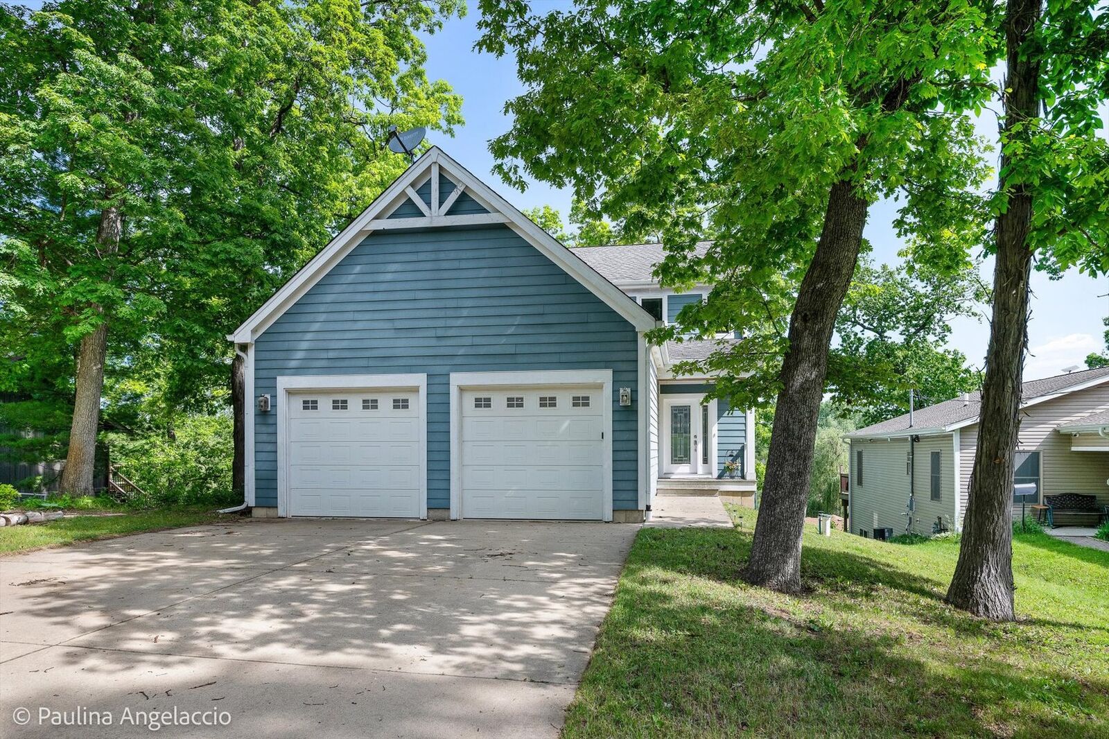 Property Photo: 132 Longwood Drive IL 60041