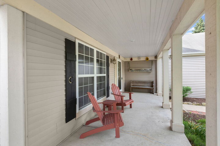 Property Photo: 1646 Gleneagle Drive IL 60110