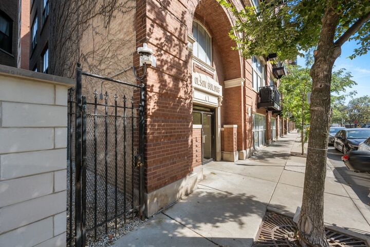 Property Photo: 1500 W Monroe Street 409 IL 60607