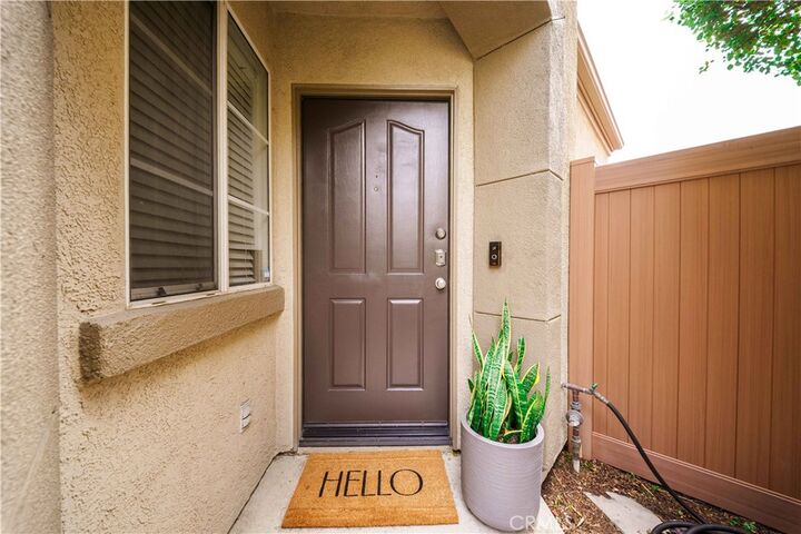 Property Photo: 8 Rue Du Parc CA 92610