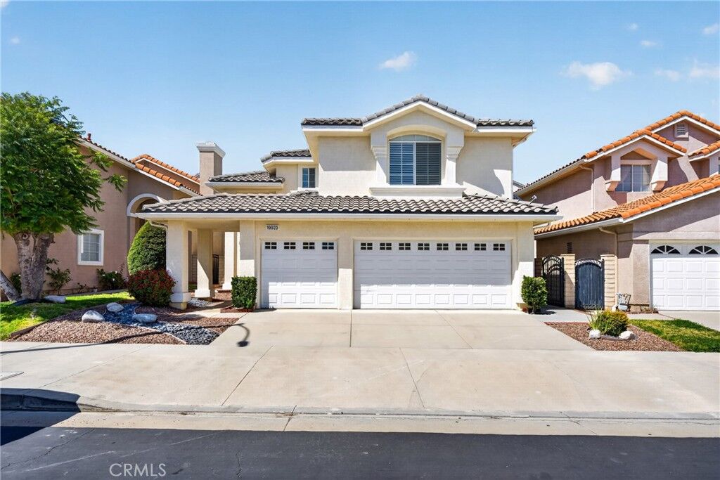 Property Photo: 19923 Mid Pines Lane CA 91326