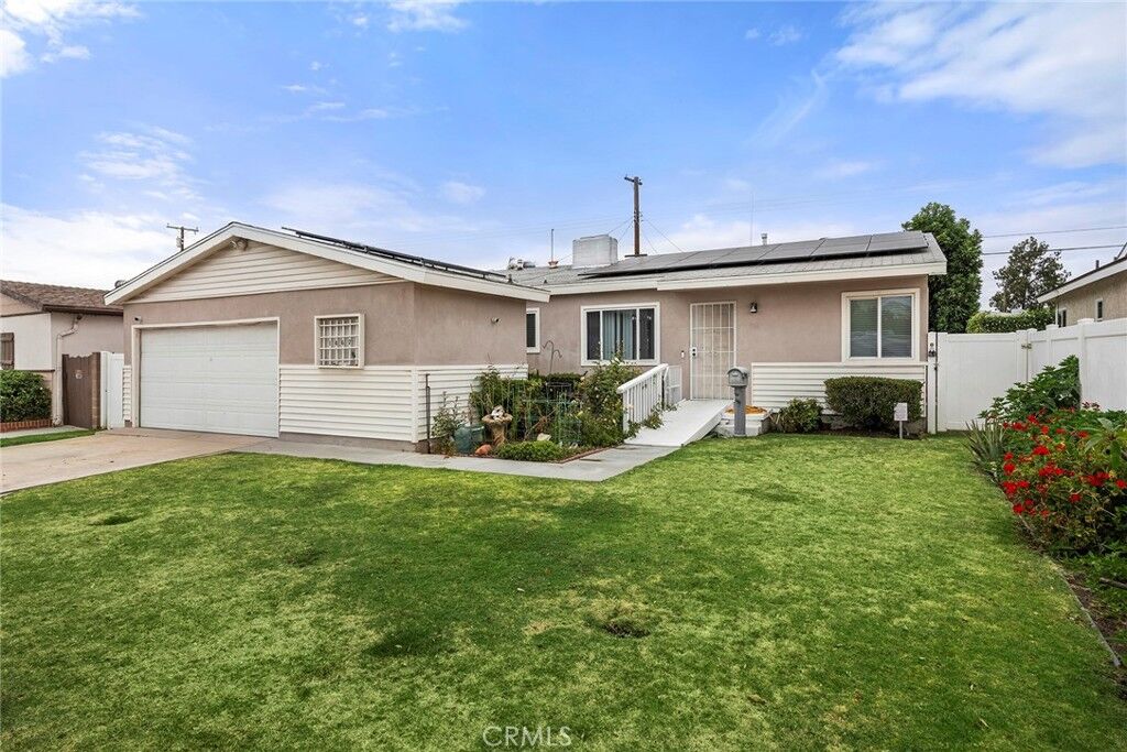 Property Photo:  1467 W Flower Ave  CA 92833 