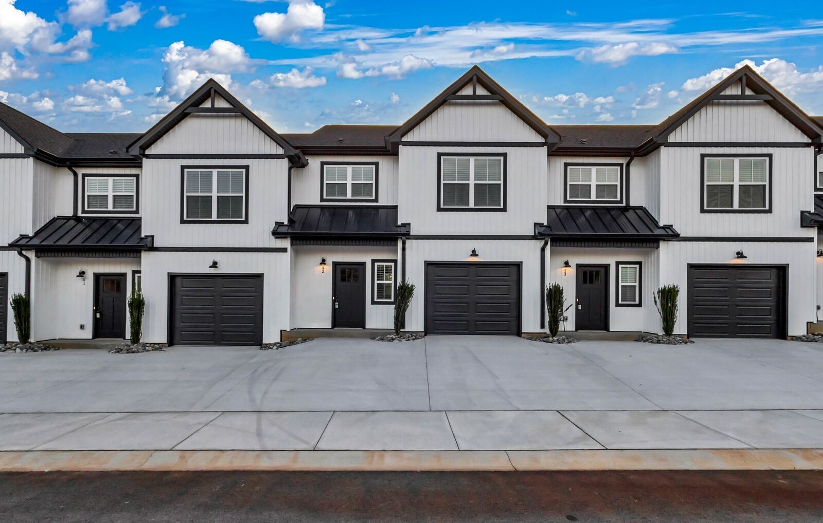 Property Photo:  166 Sango Dr Bldg 6 54  TN 37043 