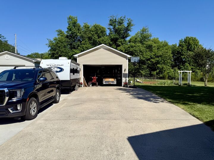 Property Photo:  728 Winding Bluff Way  TN 37040 
