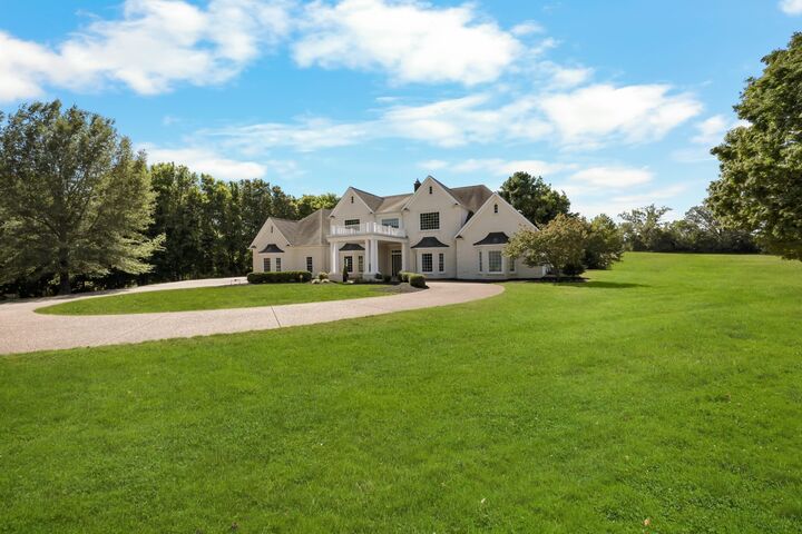 Property Photo: 2360 Memorial Drive Ext TN 37043