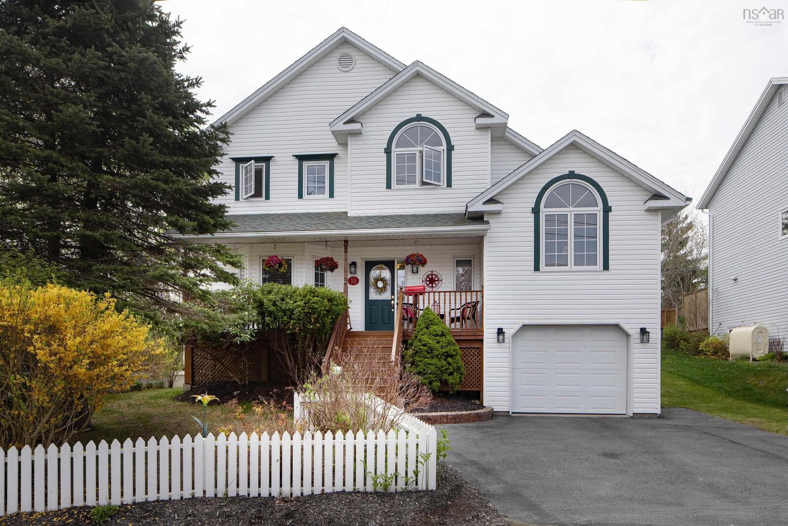 Property Photo: 10 Blanchard Crescent NS B4A 4C5