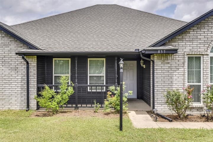 Property Photo:  835 Shady Brook Lane  TX 75154 