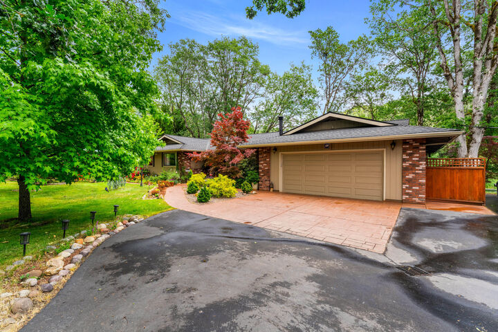 Property Photo:  22300 Highway 62  OR 97539 