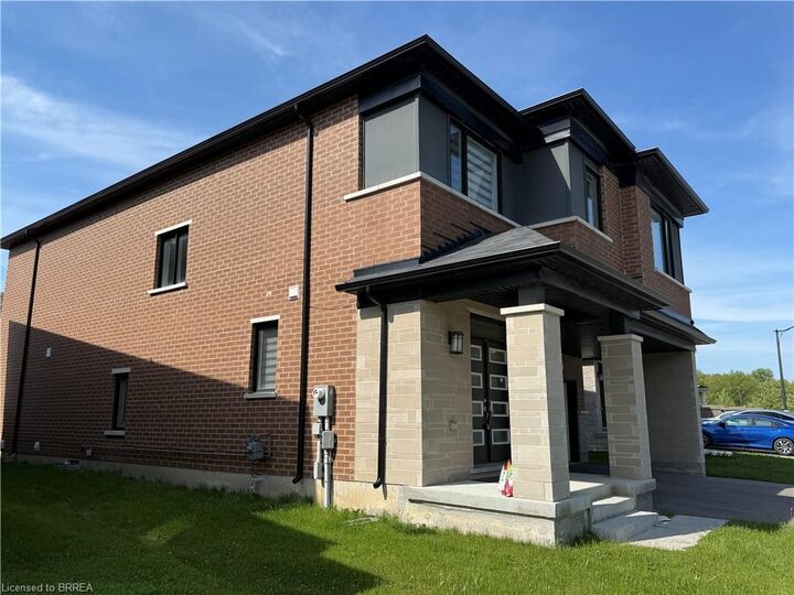 Property Photo:  18 Dolucci Crescent  ON L7A 5E9 