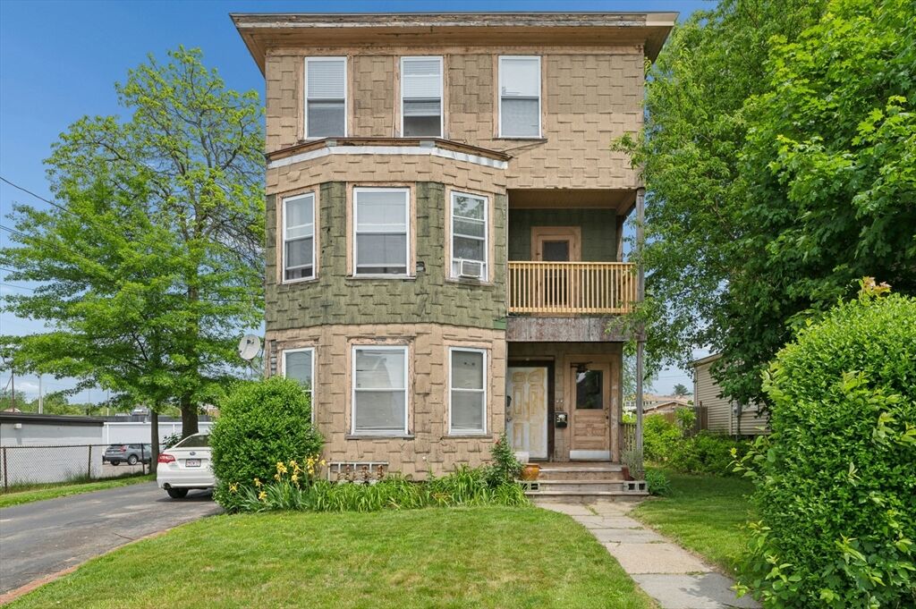 Property Photo:  1 Summerhill Avenue  MA 01606 