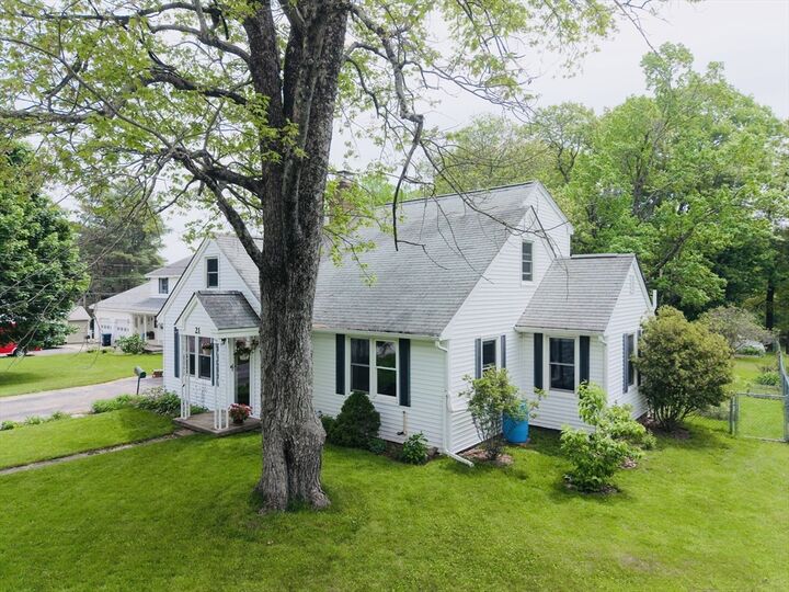 Property Photo:  21 Eaton Pl  MA 01545 