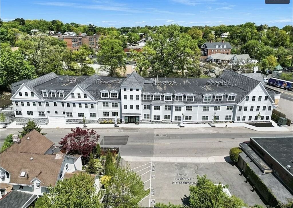 Property Photo:  425 Lagrange St 210  MA 02132 