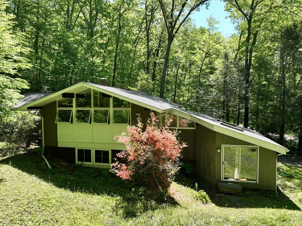 Property Photo:  8 Teawaddle Hill Rd  MA 01054 