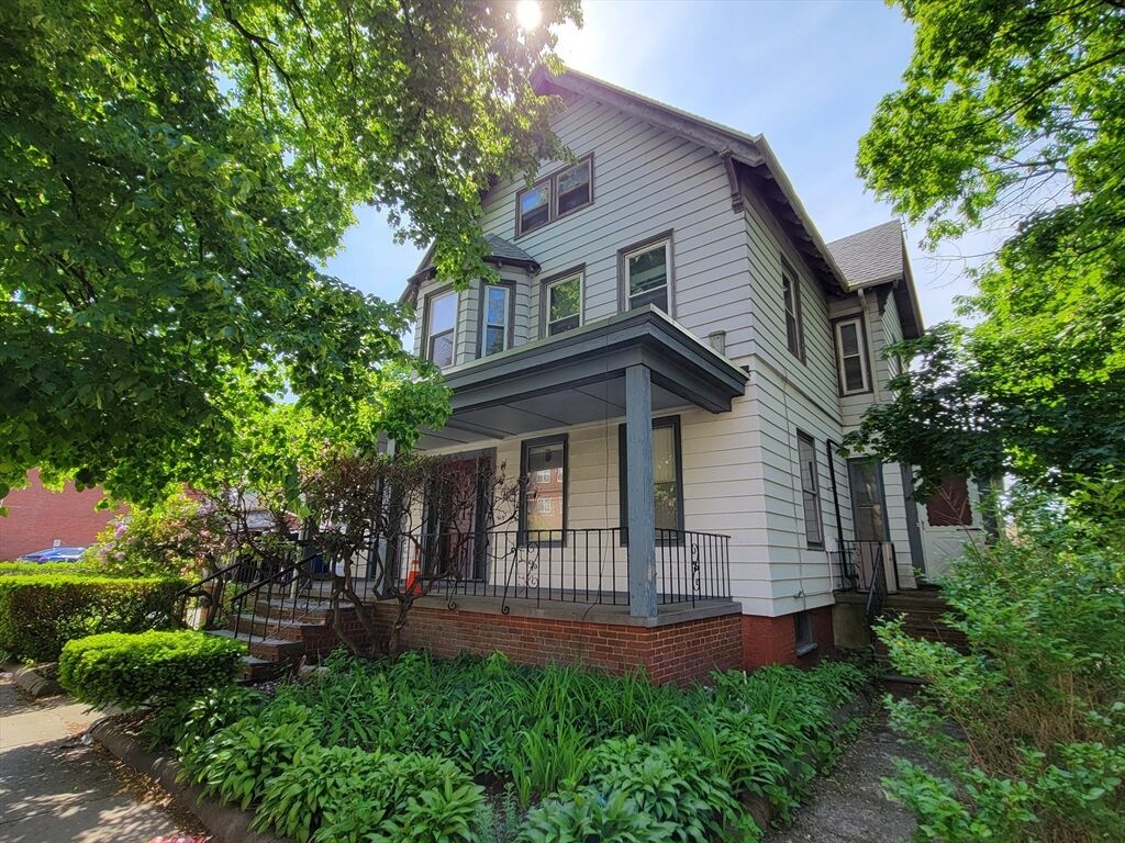 Property Photo:  635 Salem St  MA 02148 
