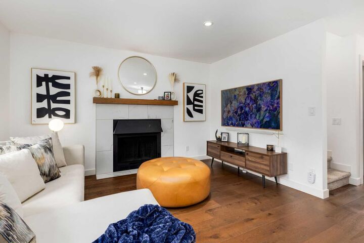 Property Photo:  2132 6 Avenue NW  AB T2N 0W7 