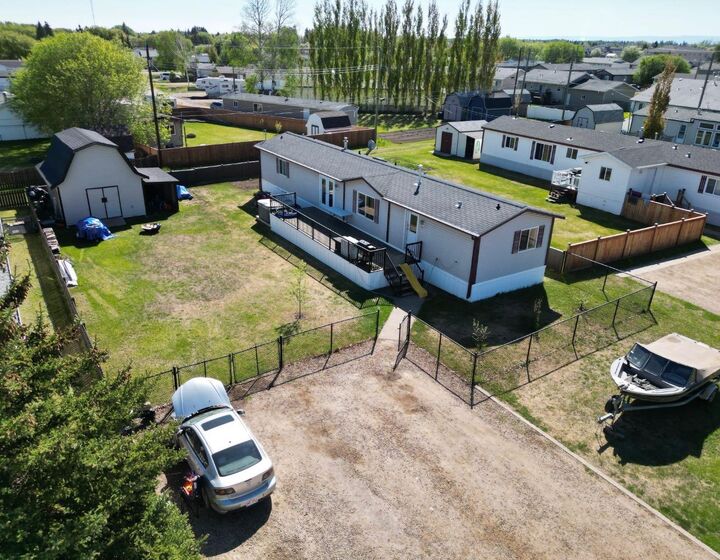 Property Photo:  10113 109 Street  AB T0H 2H0 