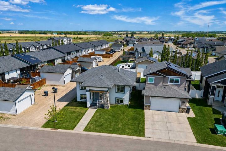 Photo de la propriété:  739 Cypress Lane  AB T4S 0N9 